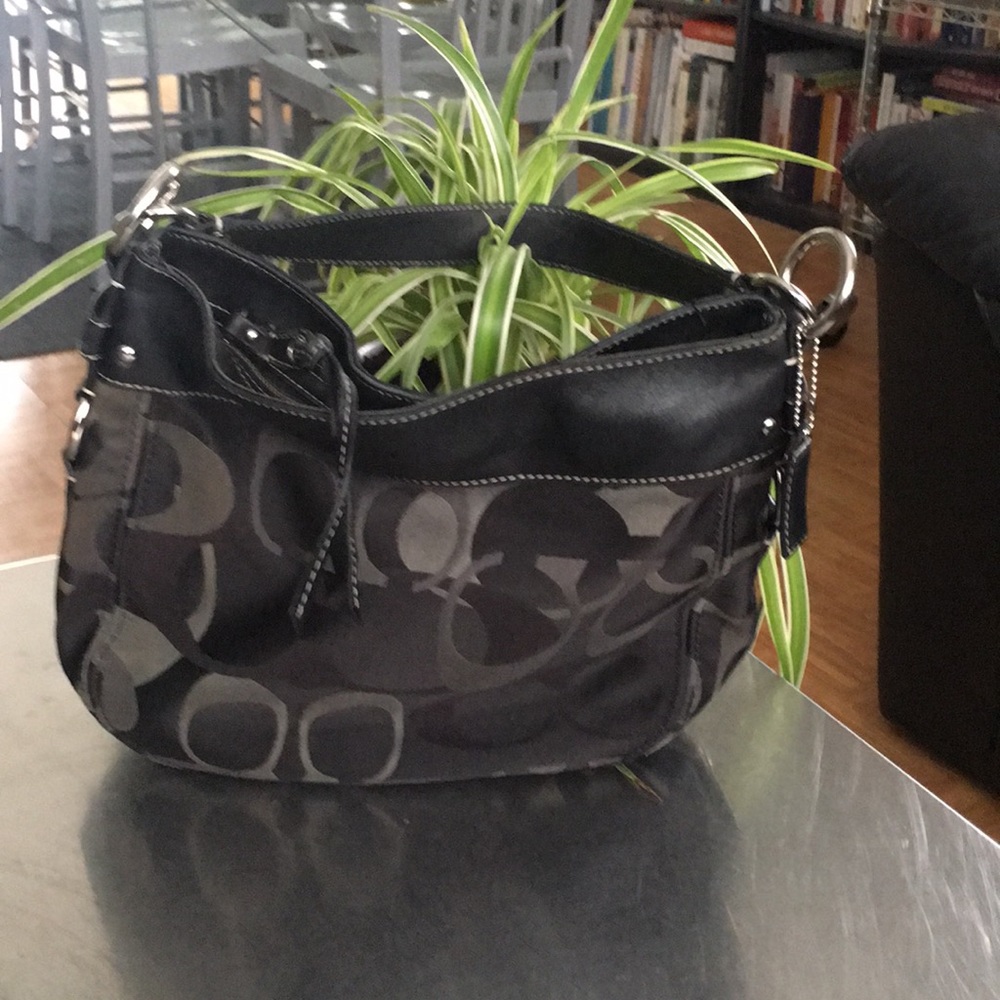 Coach/ F14711/ Black Signature/ Zoe/Optic/ Hobo - Picture 2 of 8